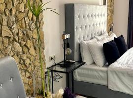 KND Living Concept - Studio, pet-friendly hotel in Heraklio Town