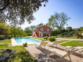 Villa LeMarche b&b, place to stay in Rustico