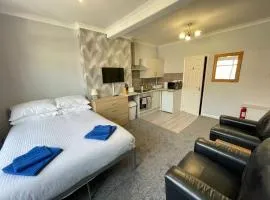 Large Ground Floor Studio Holiday Apartment Skegness - Flat 12