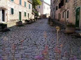 "Ivanera" Postira otok Brač, hotel i Postira