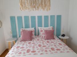 Carlo's Beach Guest House, hostel em Odeceixe