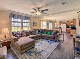 Family Home and Fire Pit and Deck, 11 Miles to Beach!