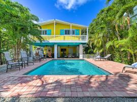 Key Largo Paradise with Heated Pool and Hot Tub!, spa hotel in Key Largo