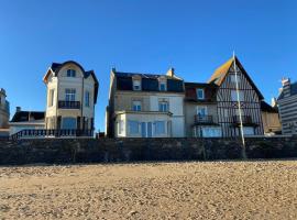 Aux Bains des Mots, vilă din Saint-Aubin-sur-Mer