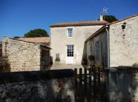 La Roche des Bois, maison classée *** (8 pers)