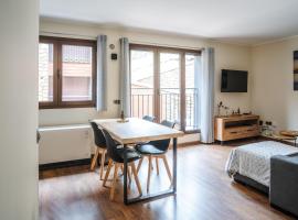 Apartamento Luxury en Bordes d'Envalira, Andorra, hotelli kohteessa Soldeu lähellä maamerkkiä Pla de les Pedres Soldeu