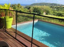 Maison Ste Anne/Marin Piscine personnelle vue sur mer, hotel in Le Marin