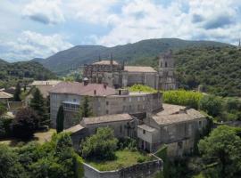 Gîte d'étape et de groupe du Clos Saint Roch, alquiler vacacional en Viviers