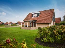 Cozy holiday home with two bathrooms, in Zeeland, vacation home in heinkenszand