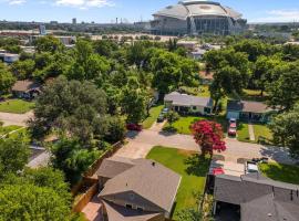 Summer Deal! Texas Rangers Home near Globe Life - Cowboys, AT&T, mökki kohteessa Arlington
