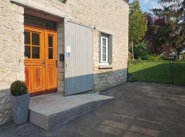 Hédoniste 1, accessible hotel in Herpy-lʼArlésienne