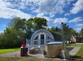 The Cozy Cub, hotel near Mottisfont Abbey, Romsey