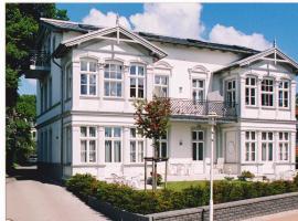 Villa Baroni nur 200m vom Ostseestrand entfernt, hytte i Bansin