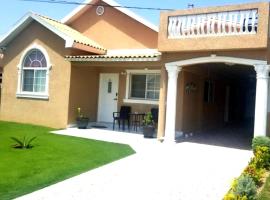 Caribbean estate deluxe 2, bolig ved stranden i Portmore