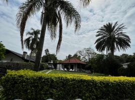 Termas de Río Hondo Casona Laconte, hôtel à Termas de Río Hondo