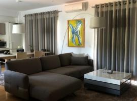 Vanessa House Luxury Apartments, luxury hotel in Skiathos Town