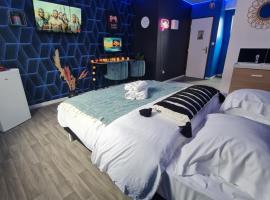 NG SuiteHome - Lille I Roubaix Centre I 121 - Gamer - Arcade de jeux - Netflix - Wifi, ξενοδοχείο σε Ρουμπαί