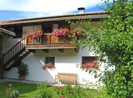 Ferienwohnungen Wanderparadies Bauernhof, hotel in Aschau im Chiemgau