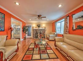 3-Story Home Deck 7 Mi to Downtown Baltimore, hotel em Baltimore