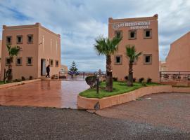 Villa plage tiguert, beach hotel in Agadir