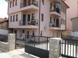 Apartments J&M, hotel perto de Ancient Theatre of Ohrid, Ohrid