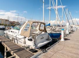 yacht vedette Arlequin, boat in Gruissan