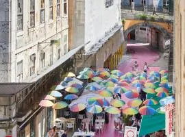 Sunny Pink Street Historical Apt, By TimeCooler