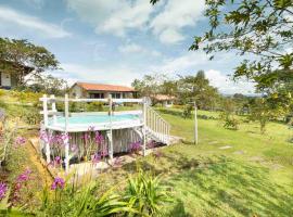 Finca La Colina De Los Azulejos, vakantieboerderij in Guadalupe