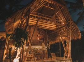 La royale Romantic Bamboo Villas，Klungkung的Villa