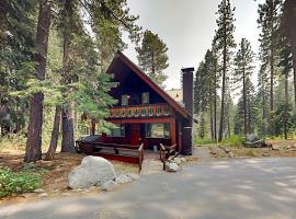 Ward Creekside Cabin, villa en Tahoe City