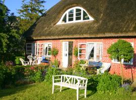 Im Feriengarten - Ferienwohnung EG, hotelli kohteessa Nardevitz