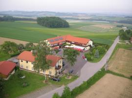 Pension Weinbauer, hostal o pensión en Hofkirchen im Traunkreis