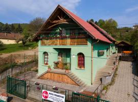 Mátra Túraközpont - a Panzió: Parádsasvár şehrinde bir otel