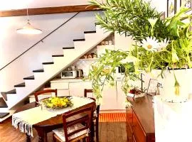 -- La Maisonette -- Casa Vacanze -- Nel centro storico a 30 mt dal Parco Aymerich, Museo Menhir, Casa di Sant'Ignazio - Holiday Home with Kitchen