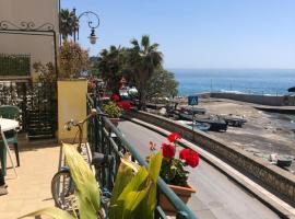 Hostel Beach House, albergue en Giardini-Naxos