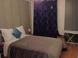 Chambre Moon Ray proche Paris, hotel in Stains