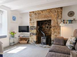 Finest Retreats - Coral Cottage – dom przy plaży w mieście Porthleven