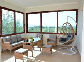 Ianthe Apartment