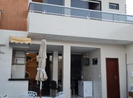 Casa aconchegante com piscina, hotel Gravatában