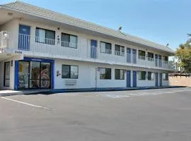Motel 6-Atascadero, CA