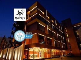 4 Monkeys Hotel - SHA Extra Plus, hotel in Bangkok Old Town, Bangkok