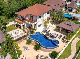 5 Bedroom Pool Villa Close To Town H5