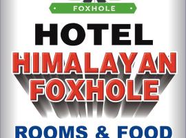 HOTEL HIMALAYAN FOXHOLE, hotell i Chakrāta