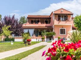 Areti Apartment, hotel near Kapodistrias Museum, Áfra