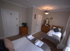 Lizzys Little Kitchen Town Accommodation, hotel with parking in Listowel
