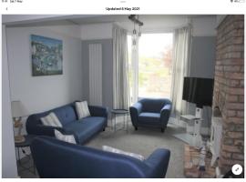 Beachside holiday house, holiday home in Criccieth