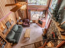 New Listing 2 bedroom and Loft 2 bath Summit E Bldg 12 condo sleeps 8 Steps to Eagle Lodge Chair 15, Hotel in Mammoth Lakes