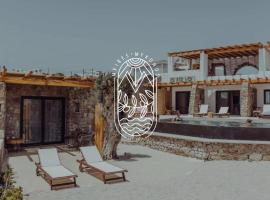 M-Vibes Luxury Suites Mykonos, place to stay in Kalafatis