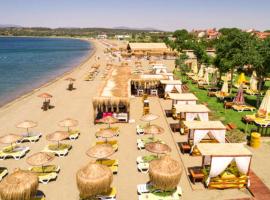 MALİBEACH APART OTEL, παραλιακή κατοικία σε Seferihisar