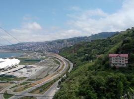 Guesthaus Levent, hotelli kohteessa Trabzon lähellä maamerkkiä Senol Gunes Stadium